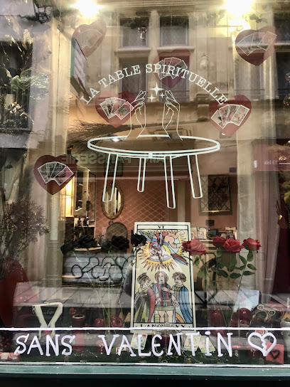 Hello Witches / La Table Spirituelle Voyant à Arles