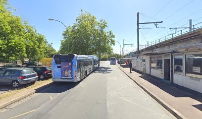 Tamboh, Voyant à Saint-Maur-des-Fossés