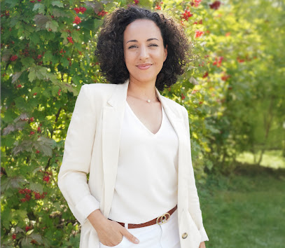 Myriam R'mili - Médium Énergéticienne Voyant à Paris 09
