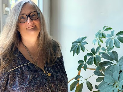 Les Ailes Dorées, Voyant à Theneuille