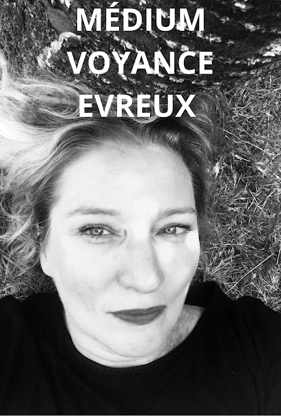 Neveu Nathalie Médium Voyant aux Baux-Sainte-Croix