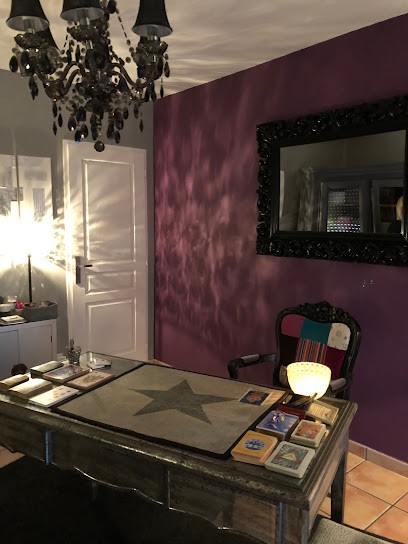 CHRISTINE Voyance Parapsychologie Et Energéticienne, Voyant à Savignac-de-l'Isle